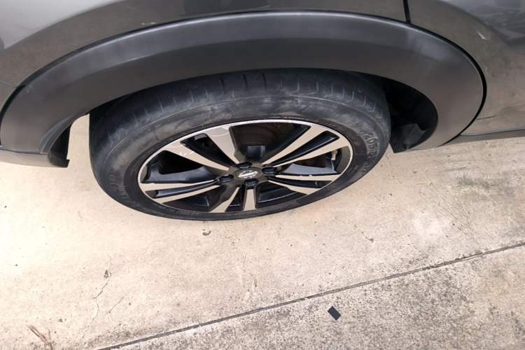 Used Nissan Kicks 2019 1.5L CVT Smart Connect Luxury Edition Right Rear Wheel Hub