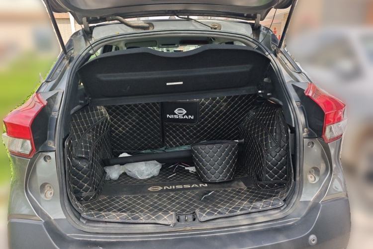 Used Nissan Kicks 2019 1.5L CVT Smart Connect Luxury Edition Trunk