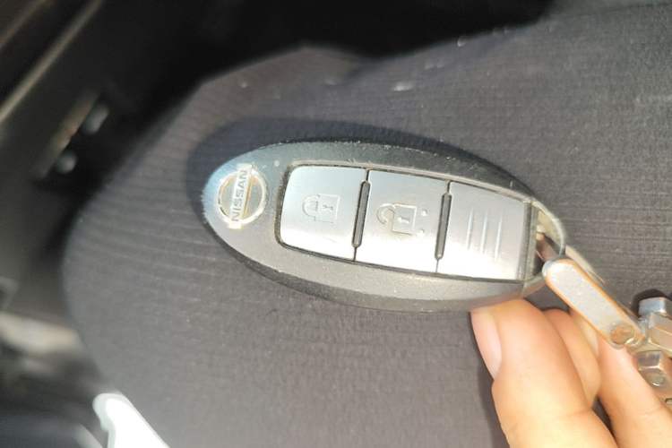 Used Nissan Kicks 2019 1.5L CVT Smart Connect Luxury Edition Vehicle Key