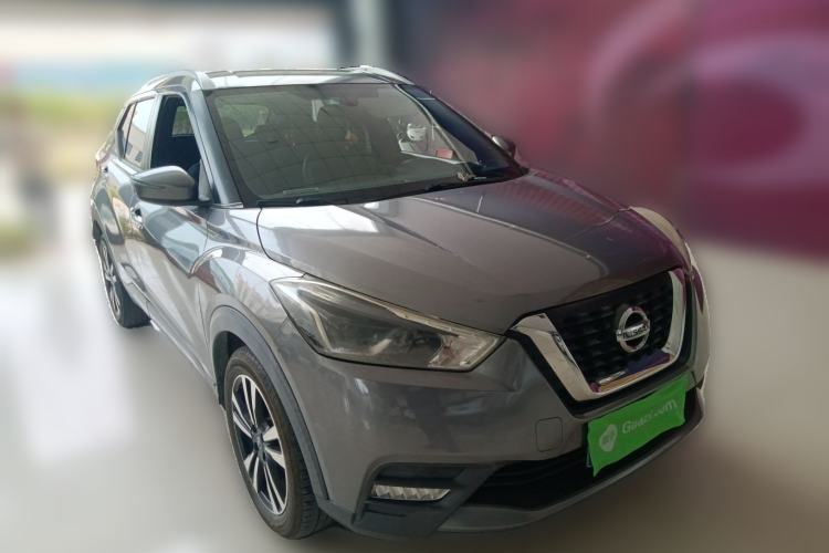 Used Nissan Kicks 2019 1.5L CVT Smart Connect Luxury Edition Front Right 45 Deg