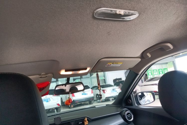 Used Nissan Kicks 2019 1.5L CVT Smart Connect Luxury Edition Headliner