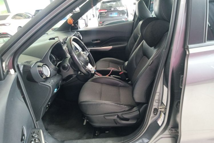 Used Nissan Kicks 2019 1.5L CVT Smart Connect Luxury Edition Left Front Seat