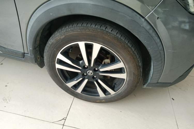 Used Nissan Kicks 2019 1.5L CVT Smart Connect Luxury Edition Right Front Wheel Hub