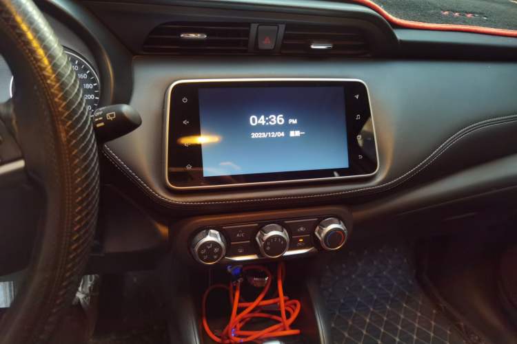 Used Nissan Kicks 2019 1.5L CVT Smart Connect Luxury Edition Audio And AC Panel
