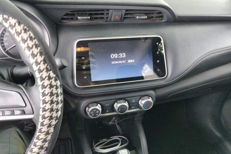 Used Nissan Kicks 2019 1.5L CVT Smart Connect Luxury Edition Audio And AC Panel