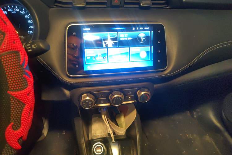 Used Nissan Kicks 2019 1.5L CVT Smart Connect Luxury Edition Audio And AC Panel