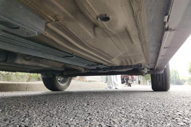 Used Nissan Kicks 2019 1.5L CVT Smart Connect Luxury Edition Chassis Front Left