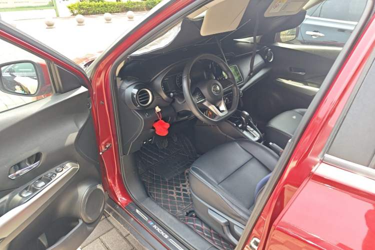 Used Nissan Kicks 2019 1.5L CVT Smart Connect Luxury Edition Driver Seat