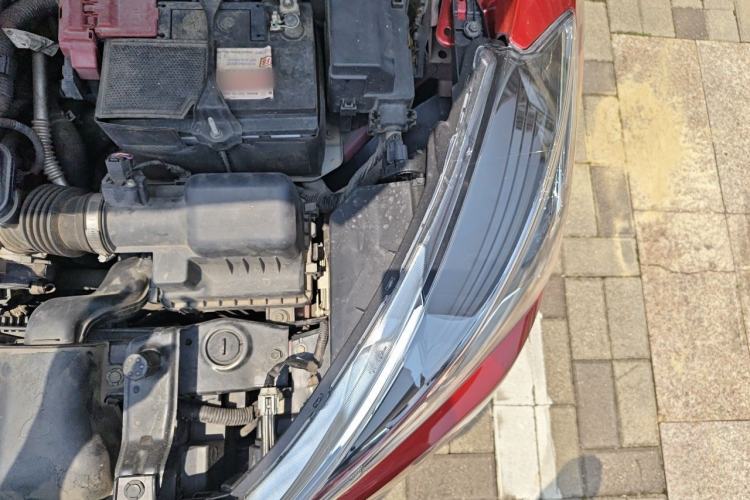 Used Nissan Kicks 2019 1.5L CVT Smart Connect Luxury Edition Engine Bay Left