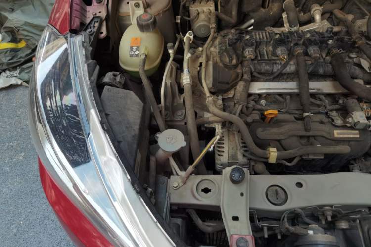 Used Nissan Kicks 2019 1.5L CVT Smart Connect Luxury Edition Engine Bay Right
