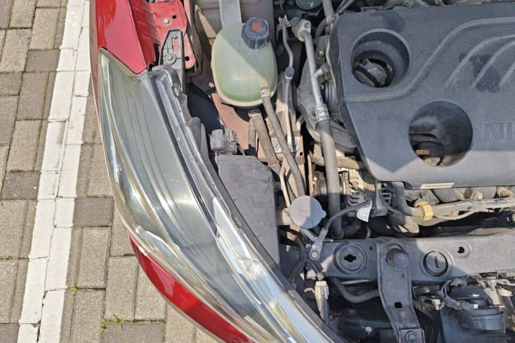 Used Nissan Kicks 2019 1.5L CVT Smart Connect Luxury Edition Engine Bay Right