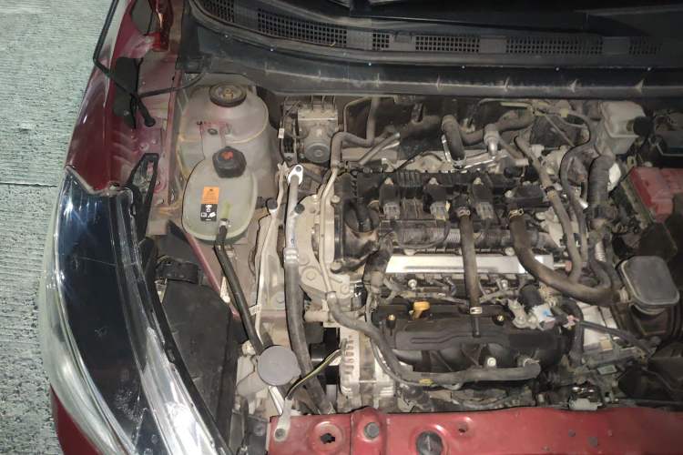 Used Nissan Kicks 2019 1.5L CVT Smart Connect Luxury Edition Engine Bay Right