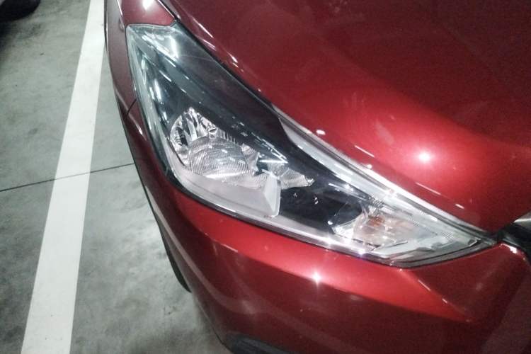 Used Nissan Kicks 2019 1.5L CVT Smart Connect Luxury Edition Exterior 6