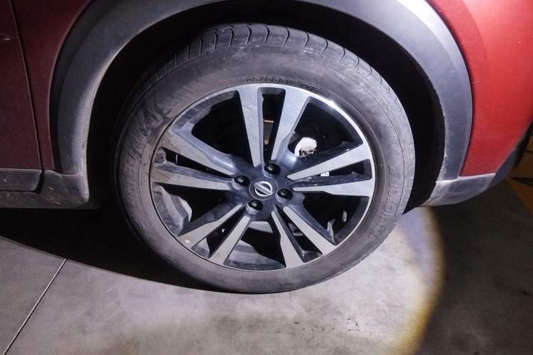 Used Nissan Kicks 2019 1.5L CVT Smart Connect Luxury Edition Exterior 7