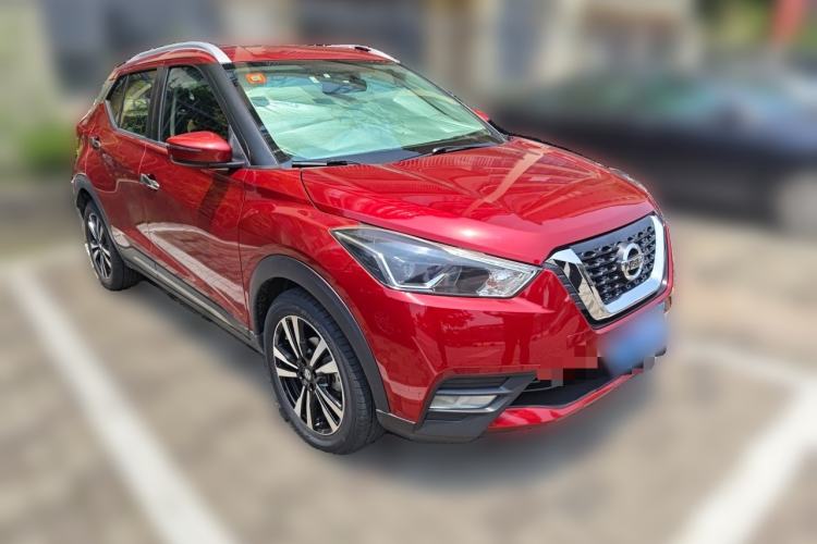 Used Nissan Kicks 2019 1.5L CVT Smart Connect Luxury Edition Front Right 45 Deg