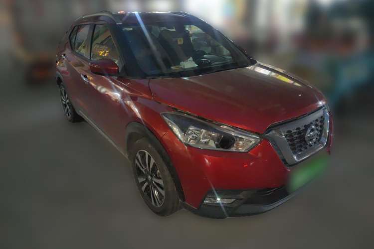 Used Nissan Kicks 2019 1.5L CVT Smart Connect Luxury Edition Front Right 45 Deg