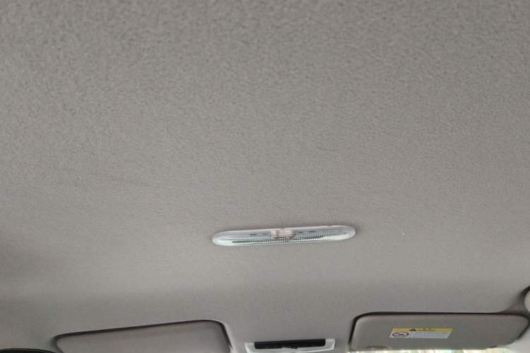 Used Nissan Kicks 2019 1.5L CVT Smart Connect Luxury Edition Headliner