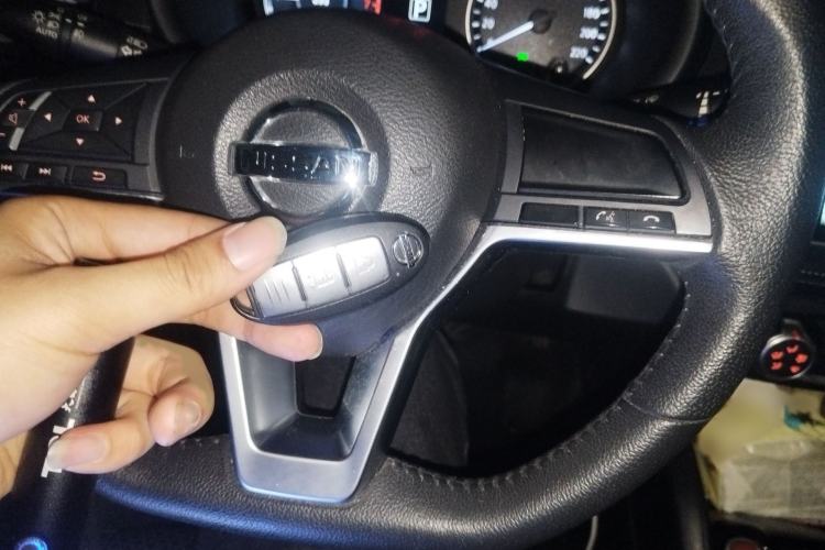 Used Nissan Kicks 2019 1.5L CVT Smart Connect Luxury Edition Interior 1
