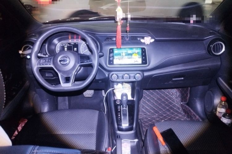 Used Nissan Kicks 2019 1.5L CVT Smart Connect Luxury Edition Interior 2