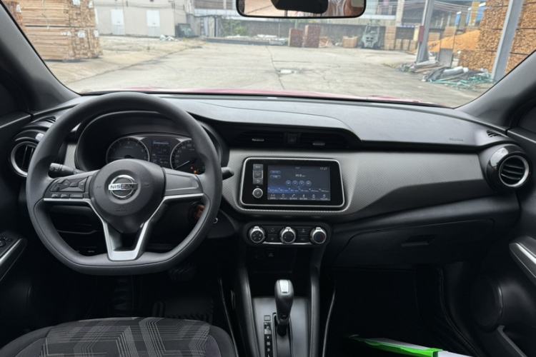 Used Nissan Kicks 2019 1.5L CVT Cool Enjoy Edition Interior 2