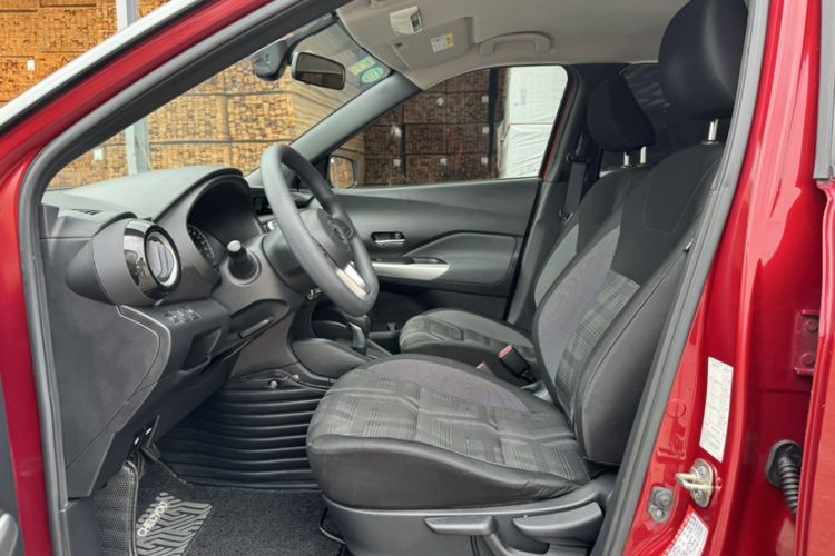 Used Nissan Kicks 2019 1.5L CVT Cool Enjoy Edition Interior 4