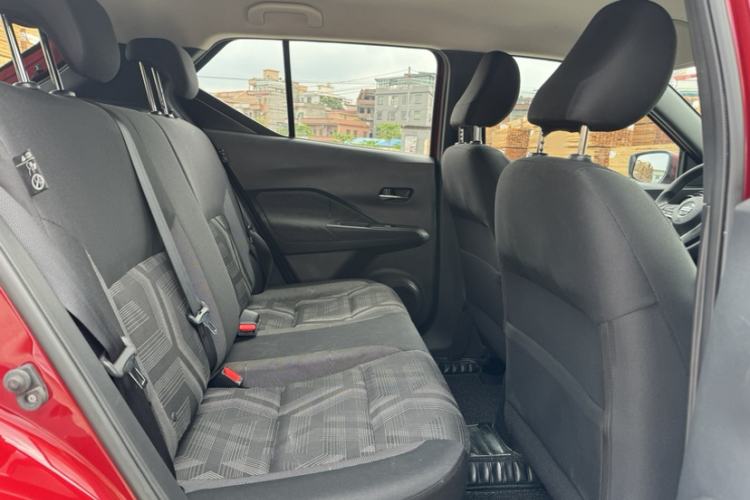 Used Nissan Kicks 2019 1.5L CVT Cool Enjoy Edition Interior 5
