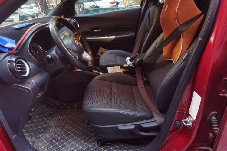 Used Nissan Kicks 2019 1.5L CVT Smart Connect Luxury Edition Left Front Seat