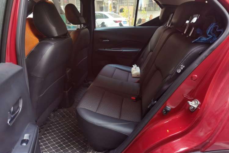 Used Nissan Kicks 2019 1.5L CVT Smart Connect Luxury Edition Left Rear Seat