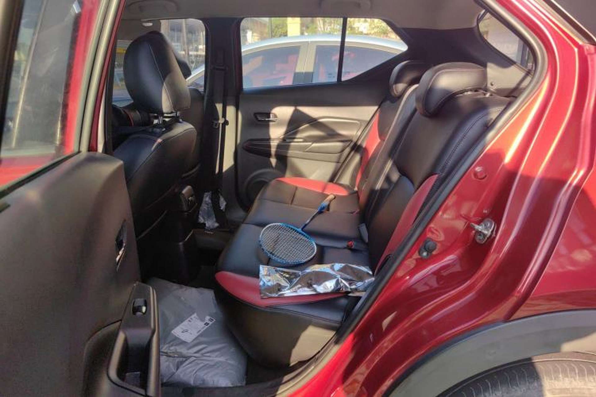 Used Nissan Kicks 2019 1.5L CVT Smart Connect Luxury Edition Left Rear Seat