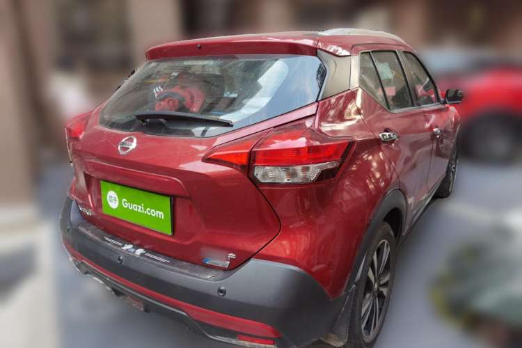 Used Nissan Kicks 2019 1.5L CVT Smart Connect Luxury Edition Rear Right 45 Deg