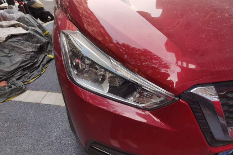 Used Nissan Kicks 2019 1.5L CVT Smart Connect Luxury Edition Right Front Headlight