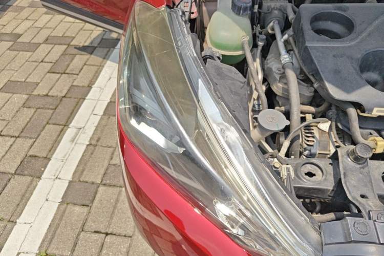 Used Nissan Kicks 2019 1.5L CVT Smart Connect Luxury Edition Right Front Headlight