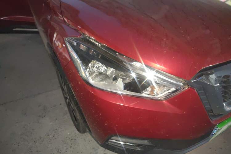 Used Nissan Kicks 2019 1.5L CVT Smart Connect Luxury Edition Right Front Headlight