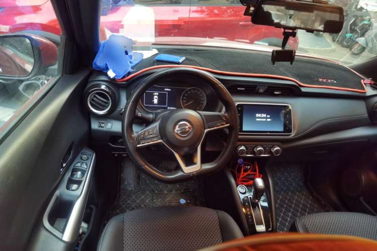 Used Nissan Kicks 2019 1.5L CVT Smart Connect Luxury Edition Steering Wheel