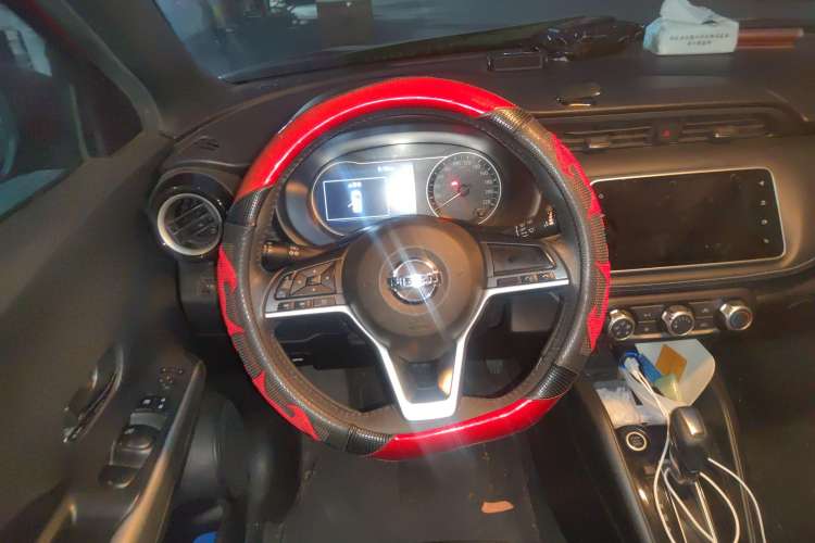 Used Nissan Kicks 2019 1.5L CVT Smart Connect Luxury Edition Steering Wheel