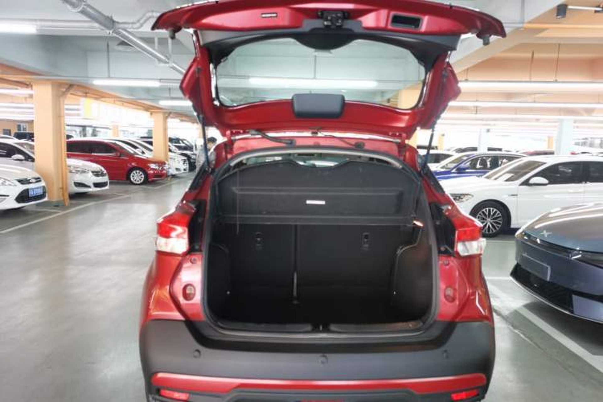Used Nissan Kicks 2019 1.5L CVT Smart Connect Luxury Edition Trunk