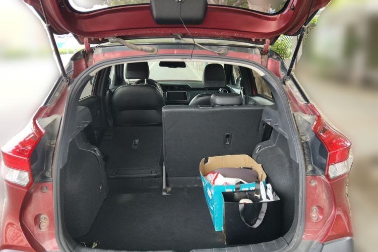 Used Nissan Kicks 2019 1.5L CVT Smart Connect Luxury Edition Trunk