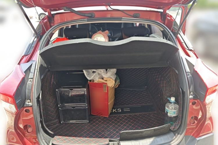Used Nissan Kicks 2019 1.5L CVT Smart Connect Luxury Edition Trunk