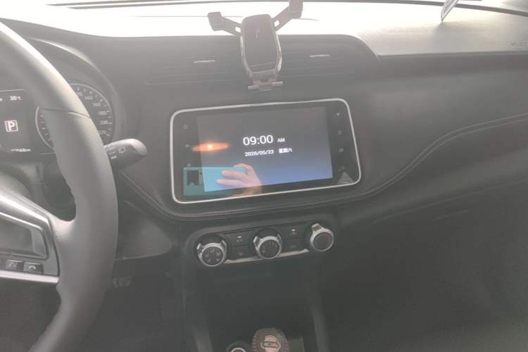 Used Nissan Kicks 2019 1.5L CVT Smart Connect Luxury Edition Audio And AC Panel