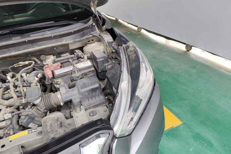 Used Nissan Kicks 2019 1.5L CVT Smart Connect Luxury Edition Engine Bay Left
