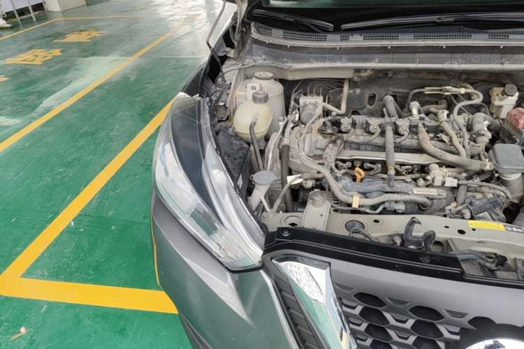 Used Nissan Kicks 2019 1.5L CVT Smart Connect Luxury Edition Engine Bay Right