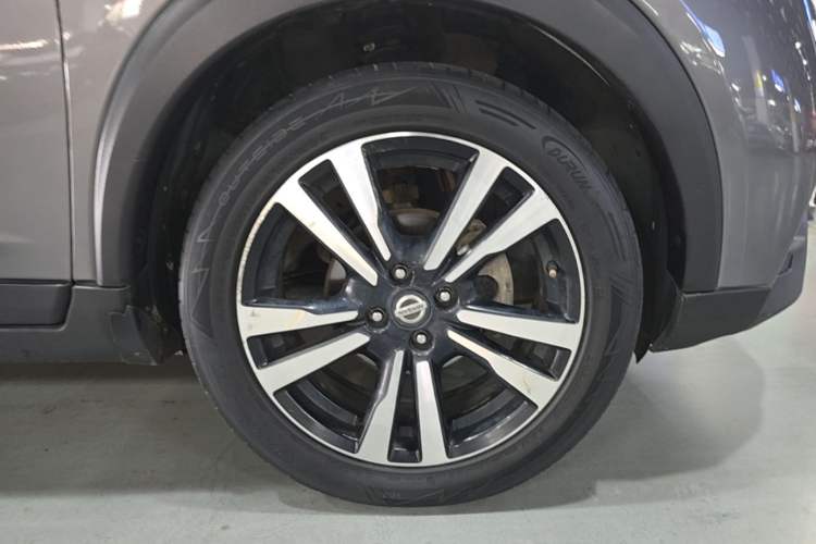 Used Nissan Kicks 2019 1.5L CVT Cool Enjoy Edition Left Front Wheel Hub