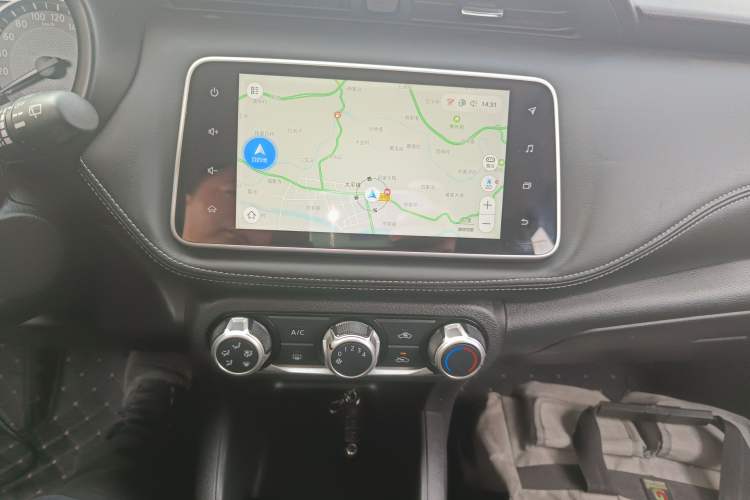 Used Nissan Kicks 2019 1.5L CVT Smart Connect Luxury Edition Audio And AC Panel