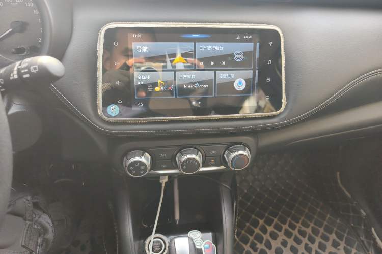 Used Nissan Kicks 2019 1.5L CVT Smart Connect Luxury Edition Audio And AC Panel