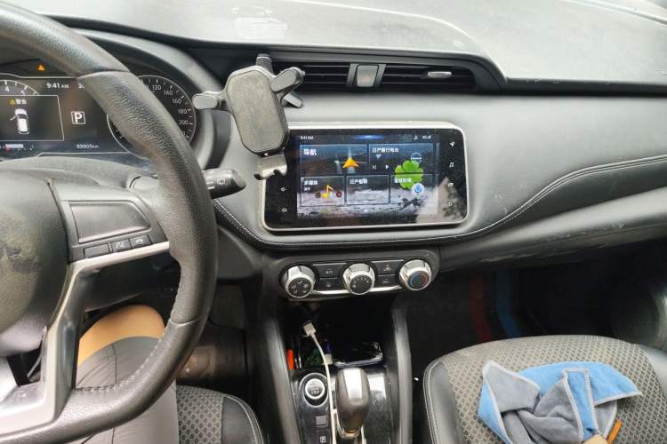 Used Nissan Kicks 2019 1.5L CVT Smart Connect Luxury Edition Audio And AC Panel