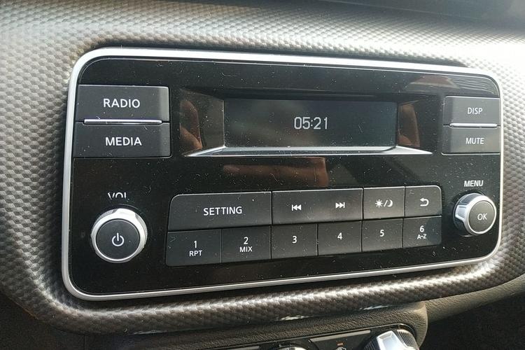 Used Nissan Kicks 2019 1.5L Manual Cool Edition Audio And AC Panel