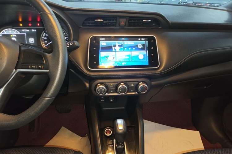 Used Nissan Kicks 2019 1.5L CVT Smart Connect Luxury Edition Audio And AC Panel