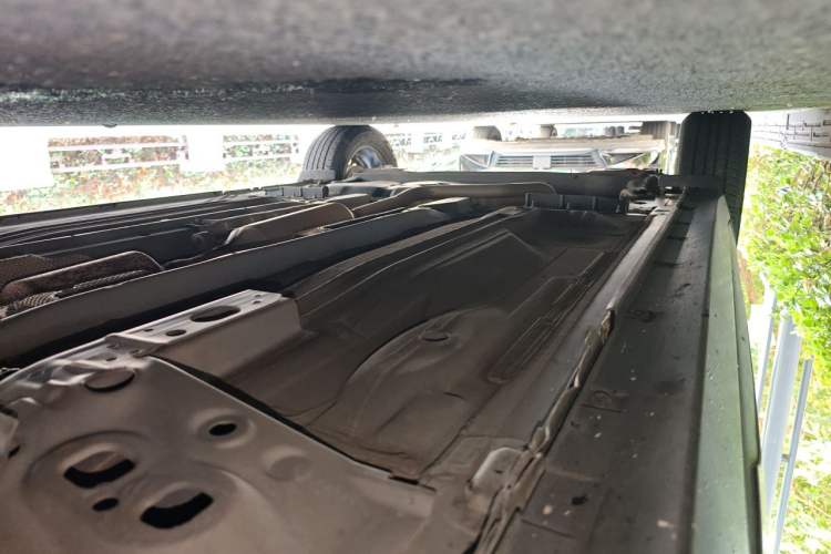 Used Nissan Kicks 2019 1.5L Manual Cool Edition Chassis Front Right