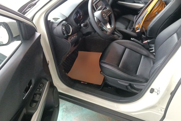 Used Nissan Kicks 2019 1.5L CVT Cool Enjoy Edition Driver Seat