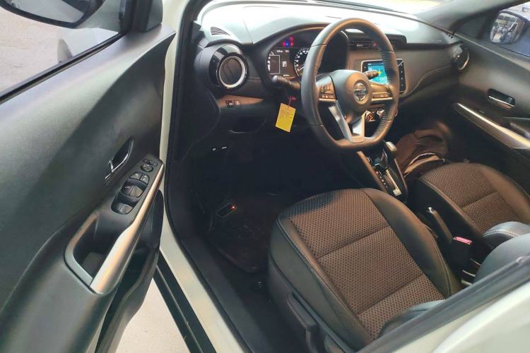 Used Nissan Kicks 2019 1.5L CVT Smart Connect Luxury Edition Driver Seat